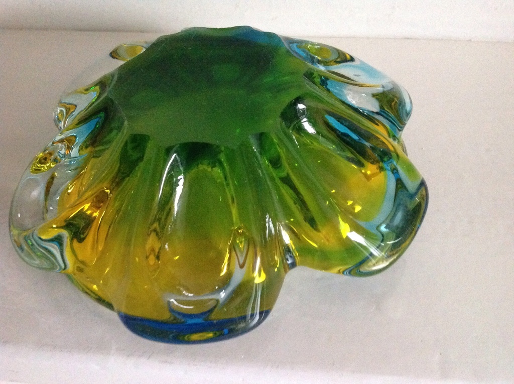 Italië jaren 50/60 glazen asbak 19,5 cm groen blauw geel kopen? Bied vanaf 10!