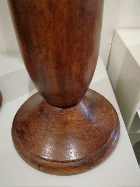 2 massief houten kandelaars kopen? Bied vanaf 39!