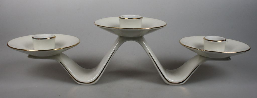 C.M. Hutschenreuther drievoudige porseleinen kandelaar kopen? Bied vanaf 14!