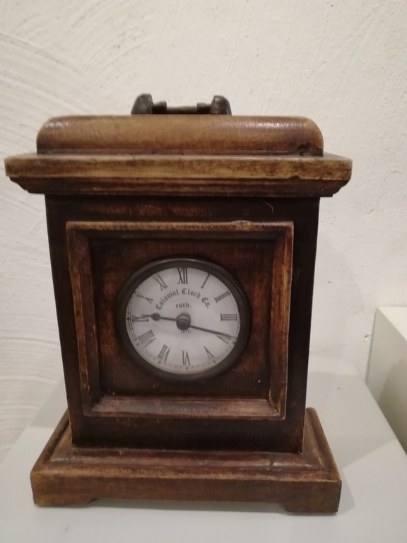 oud massief houten colloniale klok -- periode 1960 kopen? Bied vanaf 50!