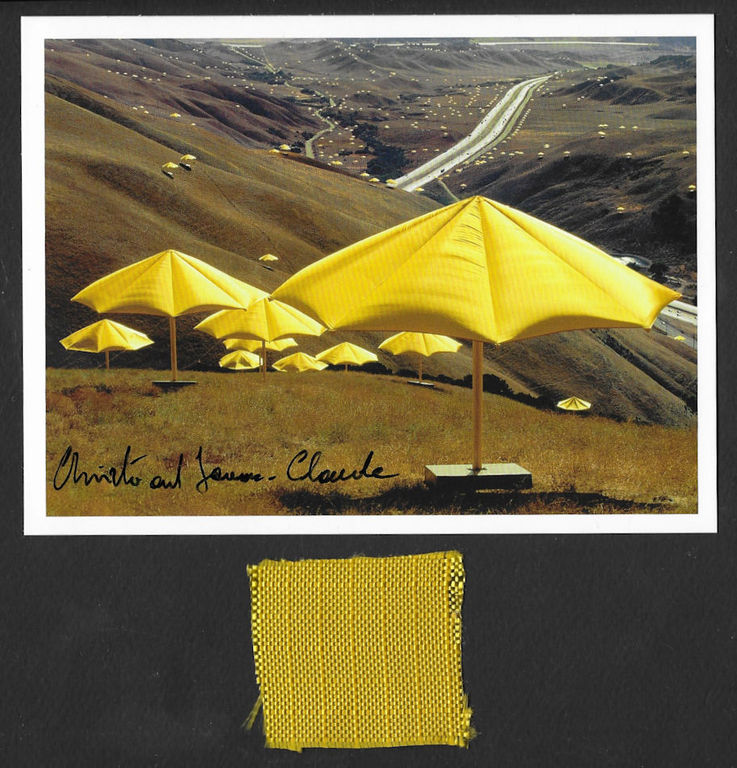 Christo- The Umbrellas USA- offsetkaart met stukje stof-handgesigneerd-Free ship verkocht voor € 50!
