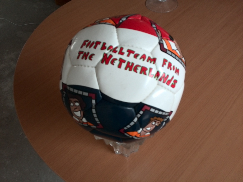 Johan Huijzer:-EK 2008-Bob van Persie WK 2010-Clemens Briels EK 2004-voetballen kopen? Bied vanaf 70!