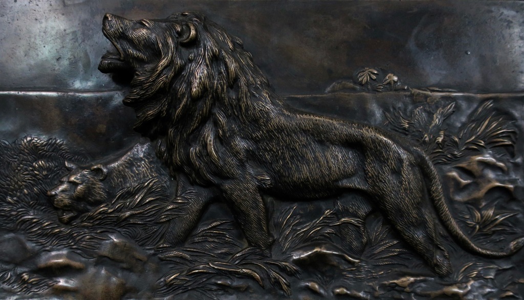 19e-Eeuws Bronzen (hoog)relief: Twee leeuwen in een landschap kopen? Bied vanaf 1!