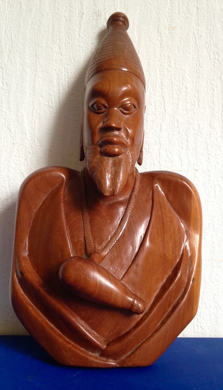 Groot  West - Afrikaans houten beeld van een strijder kopen? Bied vanaf 1!