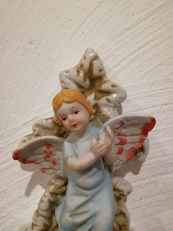 zeer oud porceleinen wijwater vaatje kopen? Bied vanaf 15!