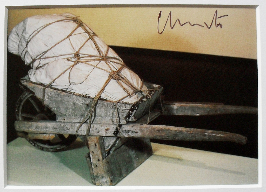 Christo - Package on Wheelbarrow -Project 1960 - handgesigneerd verkocht voor € 50!