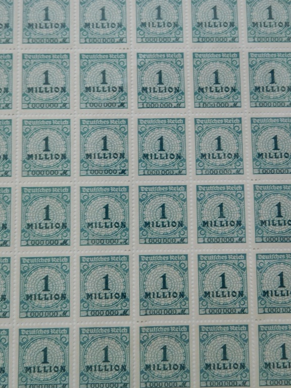Jan Henderikse, Unieke Ready Made, Postzegelvel DDR 2 Miljoen, Gesigneerd kopen? Bied vanaf 500!