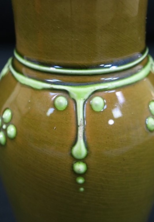 Katwijk: Geglazuurd vaasje met gestileerd decor kopen? Bied vanaf 30!