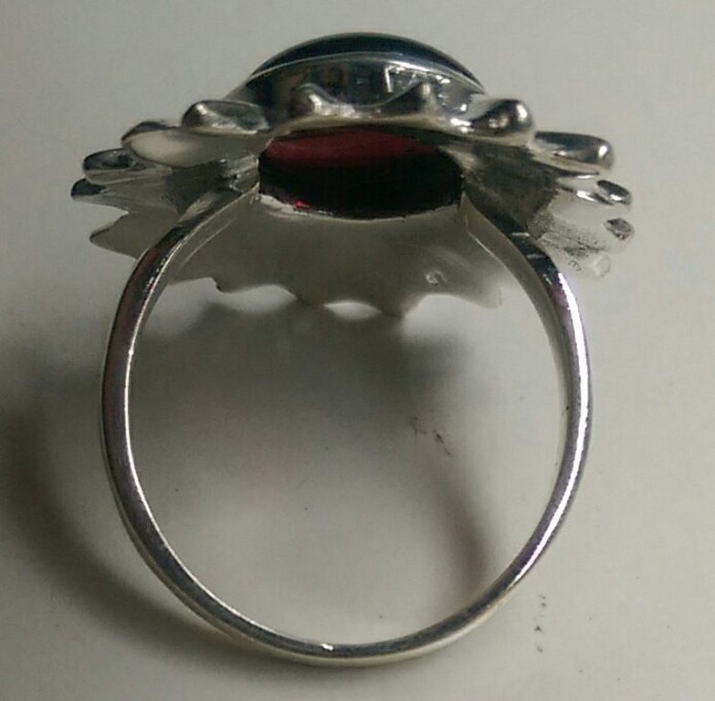 Super mooie zilveren ring met natuurlijke granaat kopen? Bied vanaf 28!