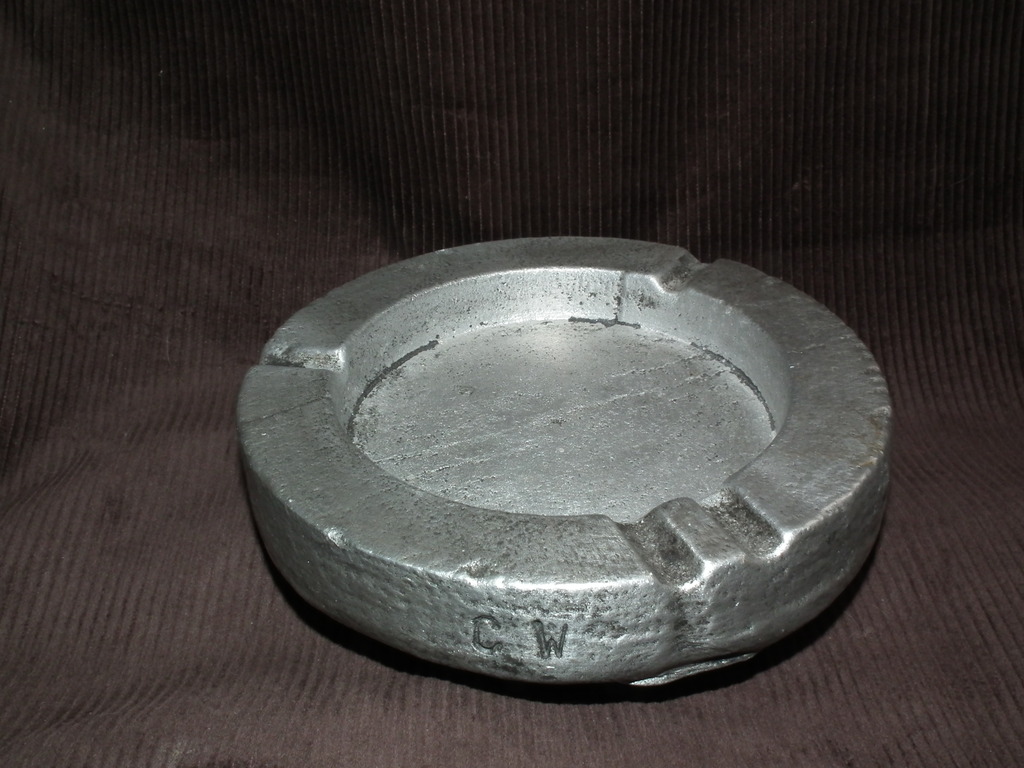 Gesigneerde aluminium asbak doorsnede 16 cm kopen? Bied vanaf 20!