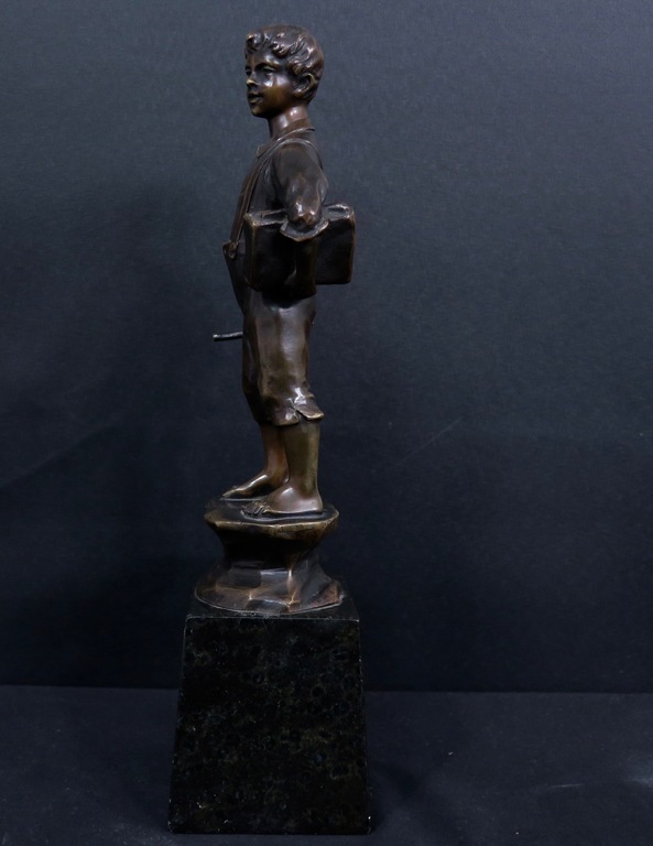 Spiro Schwatenberg: Gepatineerd bronzen sculptuur, Jongen met boek kopen? Bied vanaf 1!