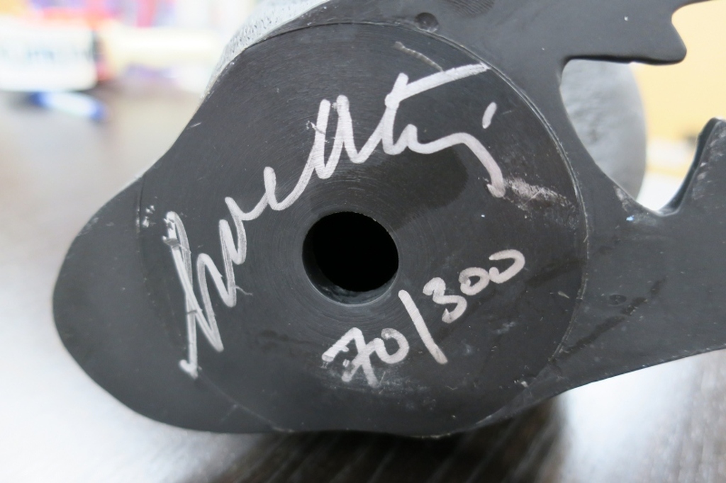 William Sweetlove: Gerecycled plastic, Penguin met waterfles zwart kopen? Bied vanaf 220!