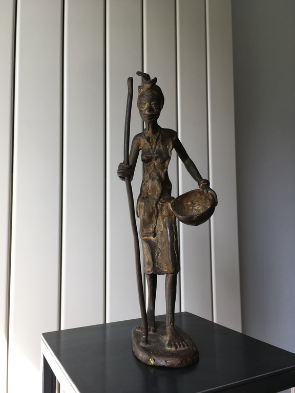 Derme Morou, bronzen beeld kopen? Bied vanaf 180!