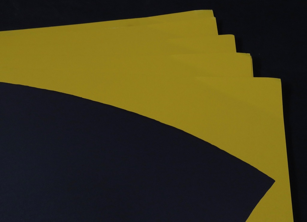 Peter Jordaan: Lot met 13 zeefdrukken, Compositie geel/zwart kopen? Bied vanaf 1!