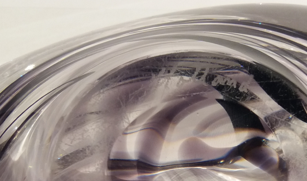 Max Verboeket schaal glas met paarse slingers. Kristalunie Maastricht. kopen? Bied vanaf 45!