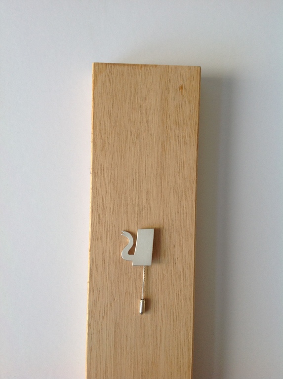 Klaas Gubbels  Zilveren pin van een koffiepot   ca. 1999 kopen? Bied vanaf 149!