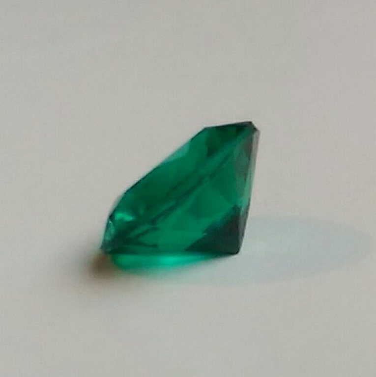 Groene emerald kopen? Bied vanaf 1!