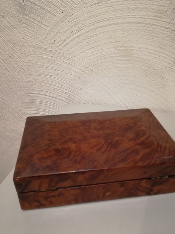 massief kistje in wortel hout kopen? Bied vanaf 15!