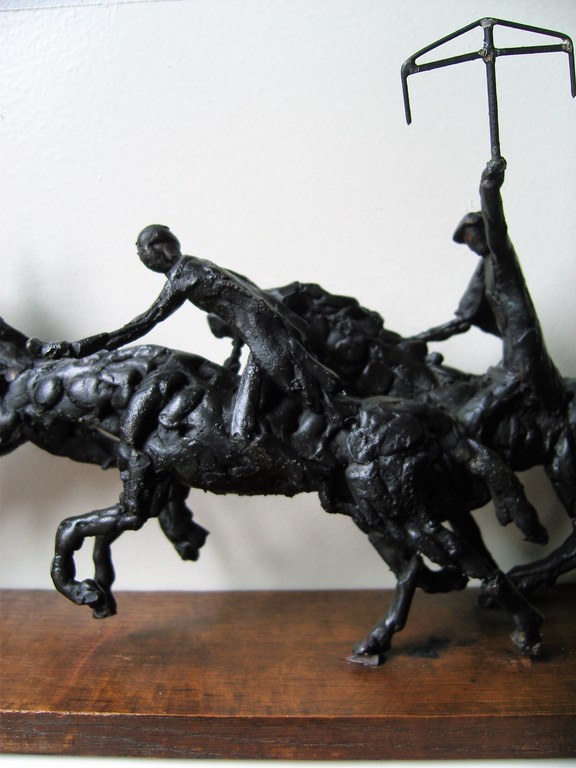 Onbekende kunstenaar: Bronzen beeldengroep van strijders te paard. kopen? Bied vanaf 225!