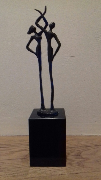 Verbronsde sculptuur op marmeren sokkel - TOGETHER - kopen? Bied vanaf 20!