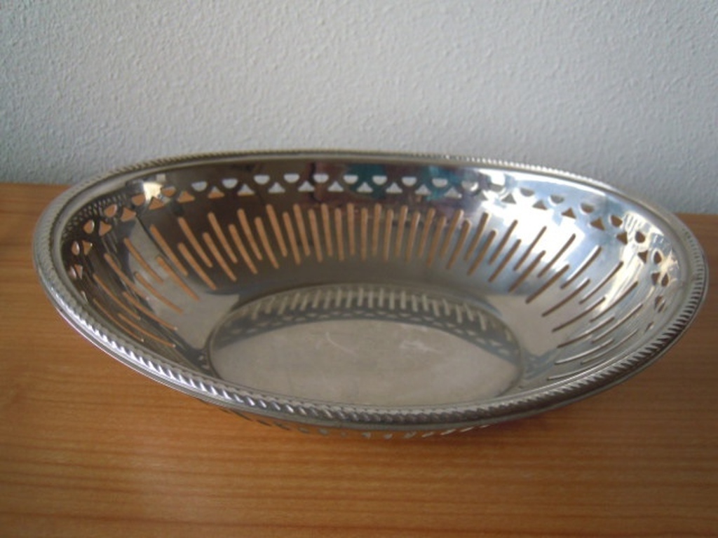 ALESSI schaal 28 X 21 cm jaren 60 in prachtige staat met originele zegel. kopen? Bied vanaf 20!
