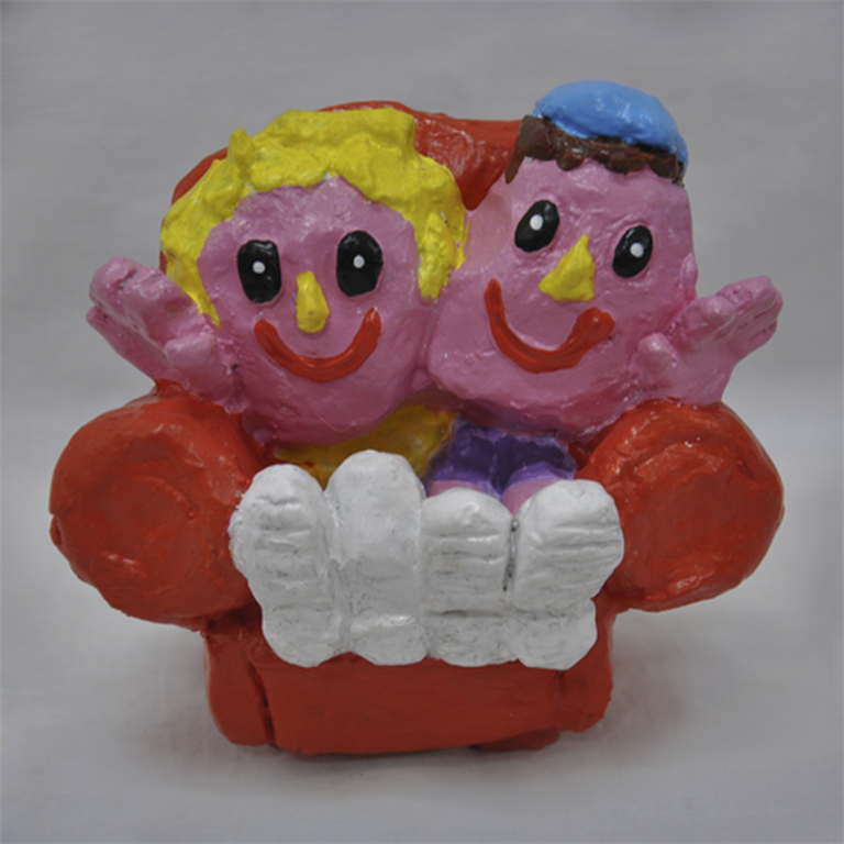 AD VERSTIJNEN, acrylverf op kunsthars beeld: 'Bankstelletje' kopen? Bied vanaf 25!