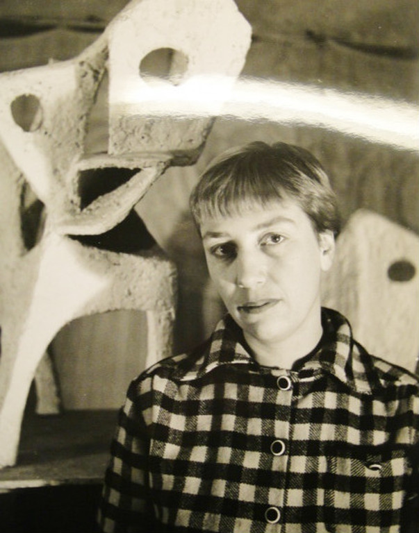 Lotti van der Gaag - Figuren met vogels, gemengde techniek op papier kopen? Bied vanaf 175!