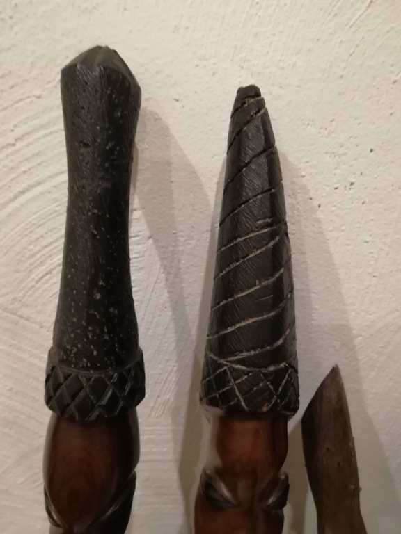 prachtig lot van  mooie Afrikaanse beelden handgesneden kopen? Bied vanaf 1!