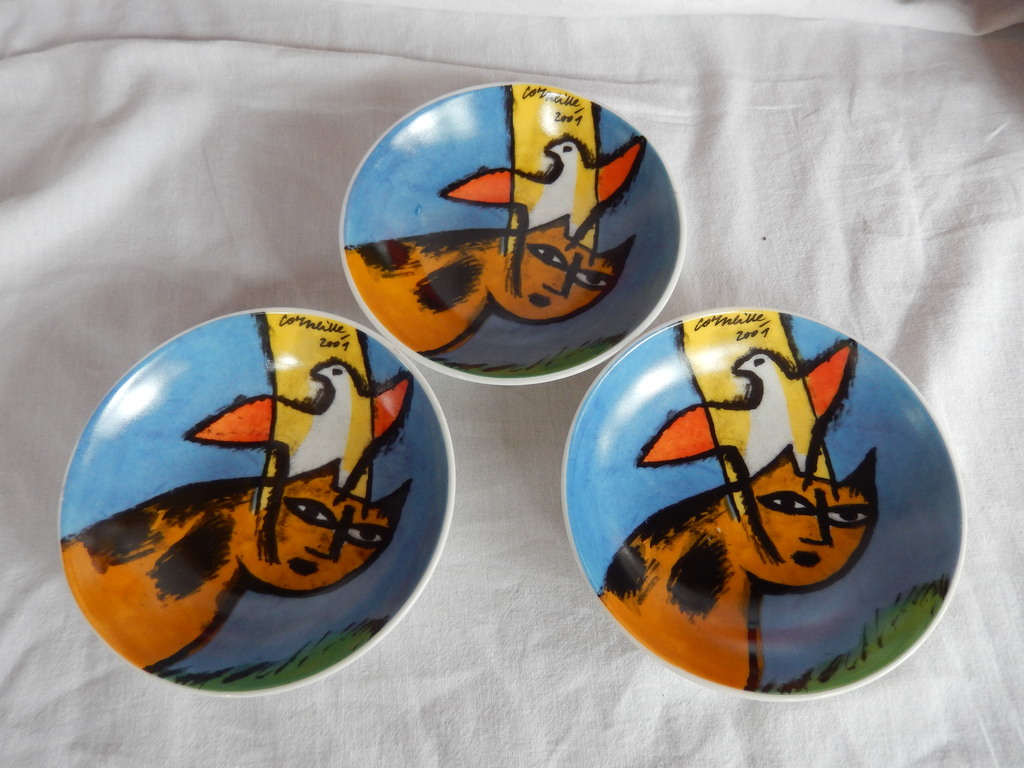 Corneille -2 grote schalen(bbq-en serveer) en 8 kleine schaaltjes kopen? Bied vanaf 85!