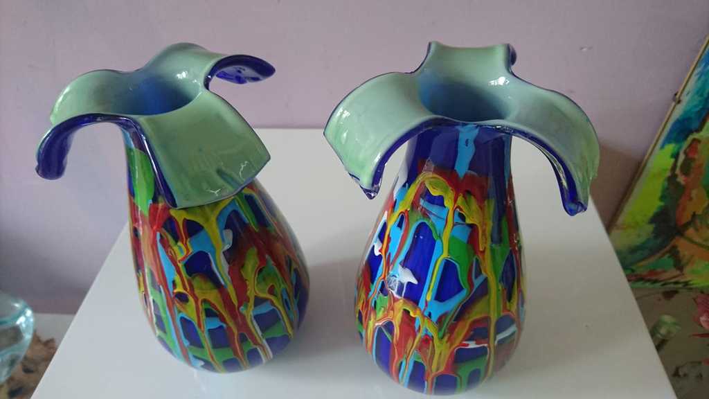 Zippora Meijer   Twee vazen Tulp kopen? Bied vanaf 70!