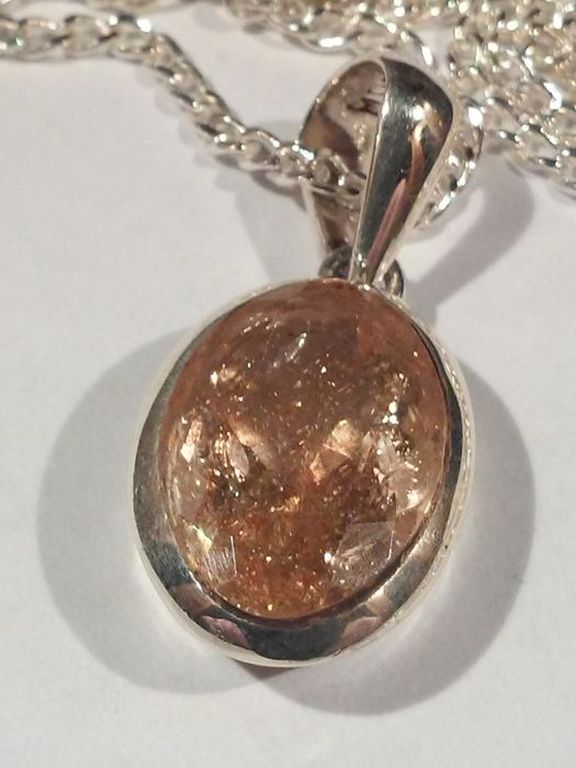 in nieuwstaat sterling Zilveren Ketting en Hanger met Facet geslepen Gouds steen kopen? Bied vanaf 35!