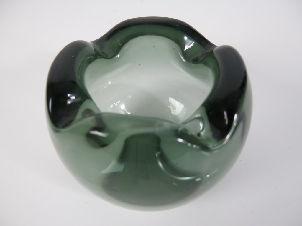 Luciene Bloch: Gesatineerd glas, Eend en A.D. Copier: Glas, Grijsglazen asbak kopen? Bied vanaf 70!