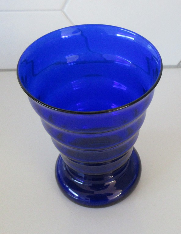 K.P.C. de Bazel voor Leerdam - Geribde blauw glazen vaas Model "S" kopen? Bied vanaf 48!