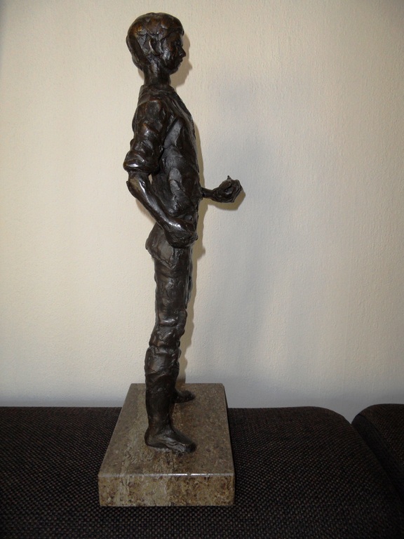 Tineke Bot, Bronzen beeld op marmeren sokkel 54 cm., De Visser kopen? Bied vanaf 1750!