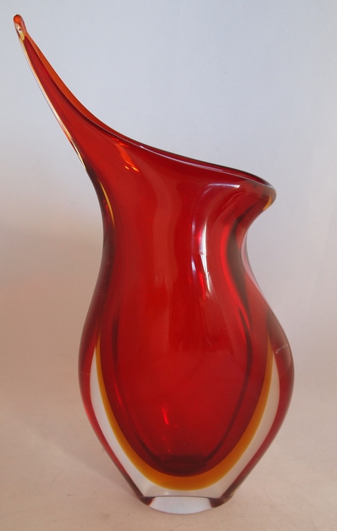 Flavio Poli voor Seguso, Murano - vrijgevormde sommerso vaas in de kleuren rood  kopen? Bied vanaf 38!