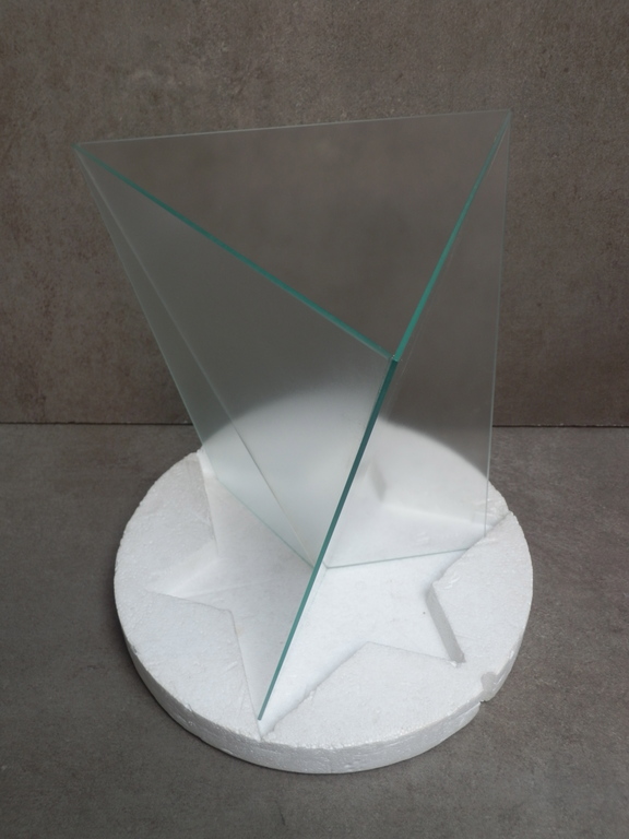 Glazen Delta vaas kopen? Bied vanaf 100!