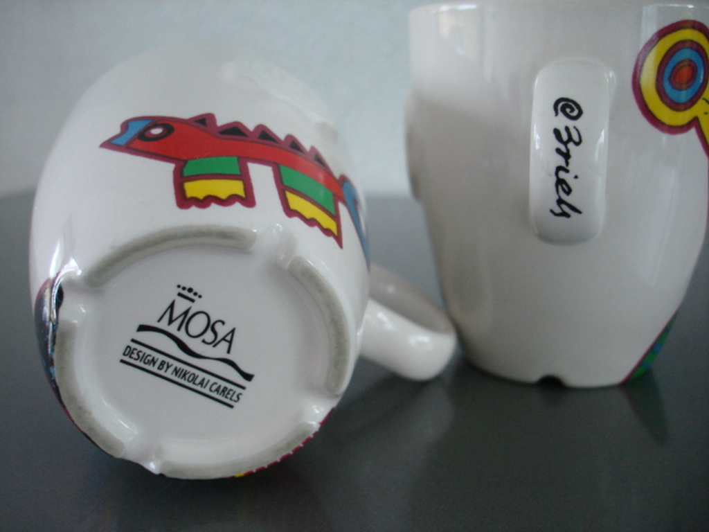 BRIELS: twee koffiekopjes kopen? Bied vanaf 1!