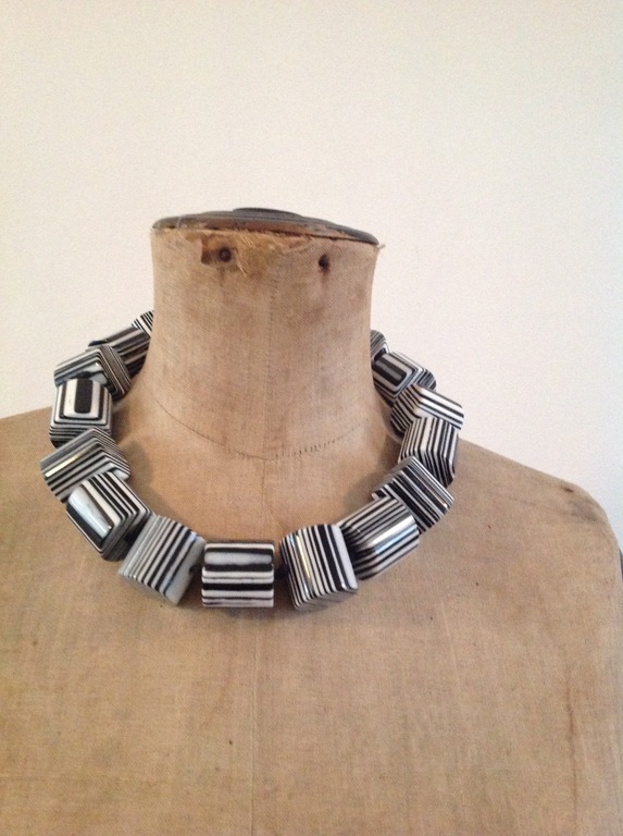 Ketting, hars gerecycled   ontwerp Carlos Sobral  Brazilië kopen? Bied vanaf 55!