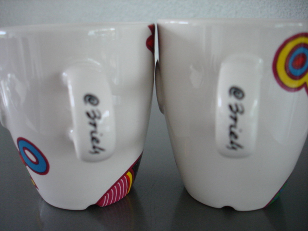 BRIELS: twee koffiekopjes kopen? Bied vanaf 1!