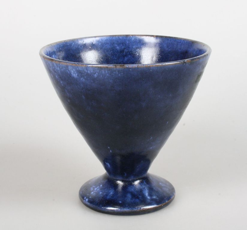 De Blauwe Dolfijn bekervaas blauw kopen? Bied vanaf 15!