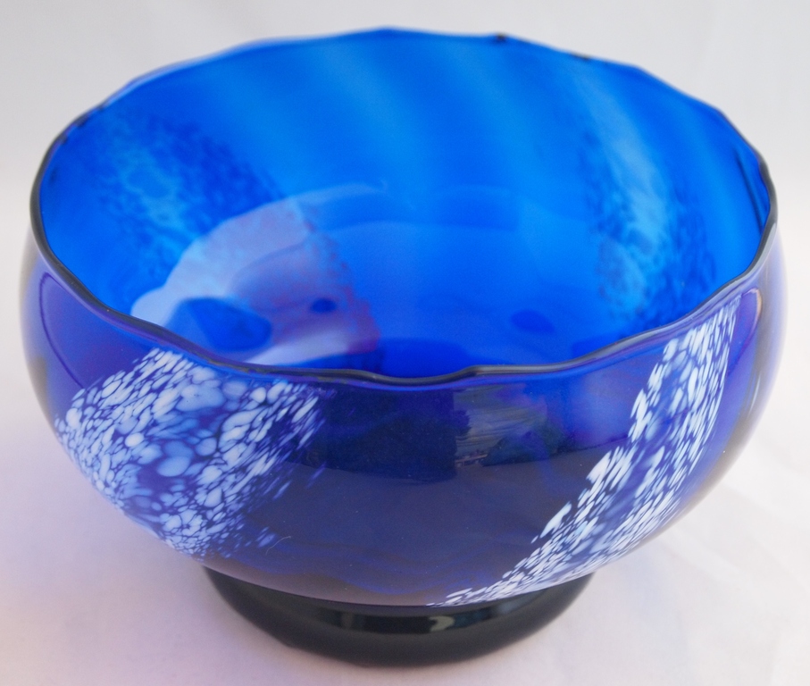 Handgeblazen cobalt blauwe glazen schaal op voet kopen? Bied vanaf 1!