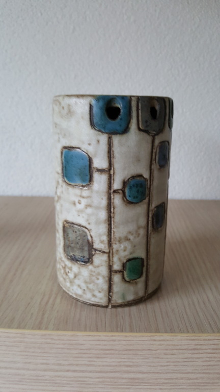 Hannie Mein gedecoreerde bloemsteker, gemerkt aan de onderkant. kopen? Bied vanaf 25!