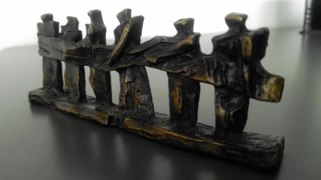 Zes dragers op een rij van brons kopen? Bied vanaf 9!