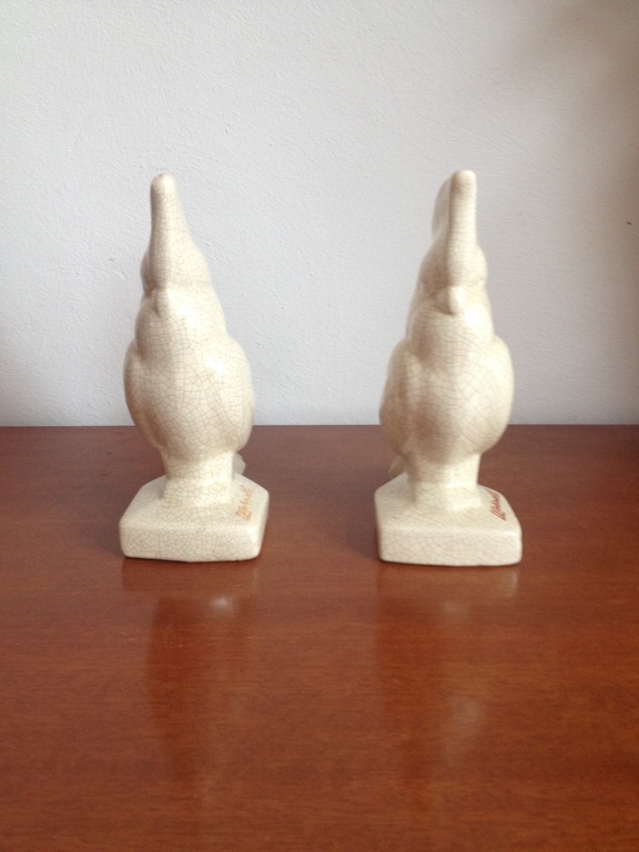 Jean de la Fontinelle, Twee Art Deco craquele sculpturen van een kaketoe kopen? Bied vanaf 70!