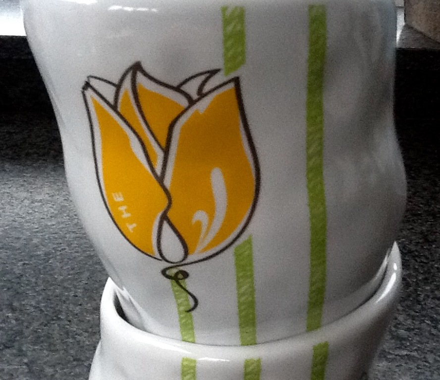 Corry Ammerlaan-van Niekerk, Bekers, Flowering the world together kopen? Bied vanaf 20!