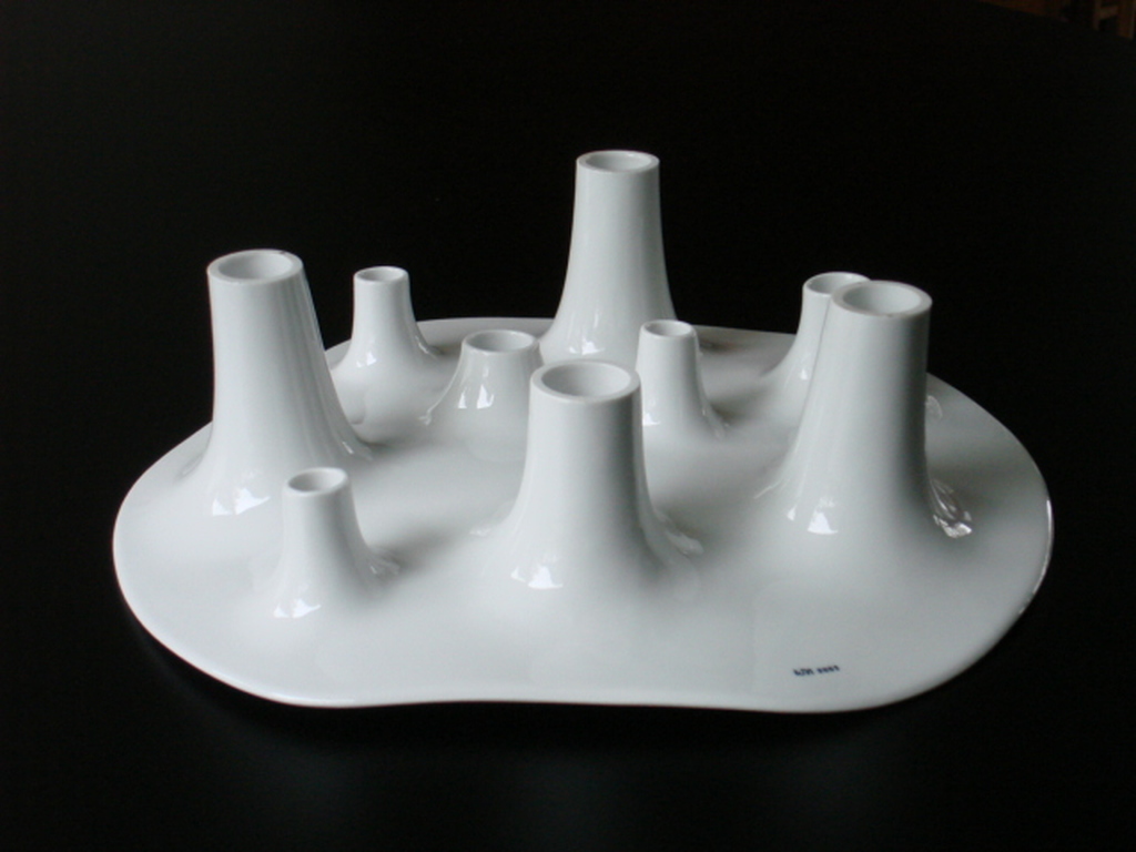 Willem Noyons, multifunctionele schaal/kaarsenstandaard van wit porselein kopen? Bied vanaf 25!