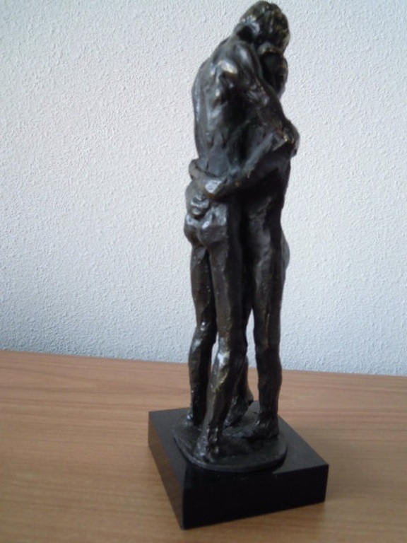 Prachtig bronzen beeld MAN EN VROUW 24 cm hoog -waarschijnlijk Astrid Veldhuyzen kopen? Bied vanaf 150!