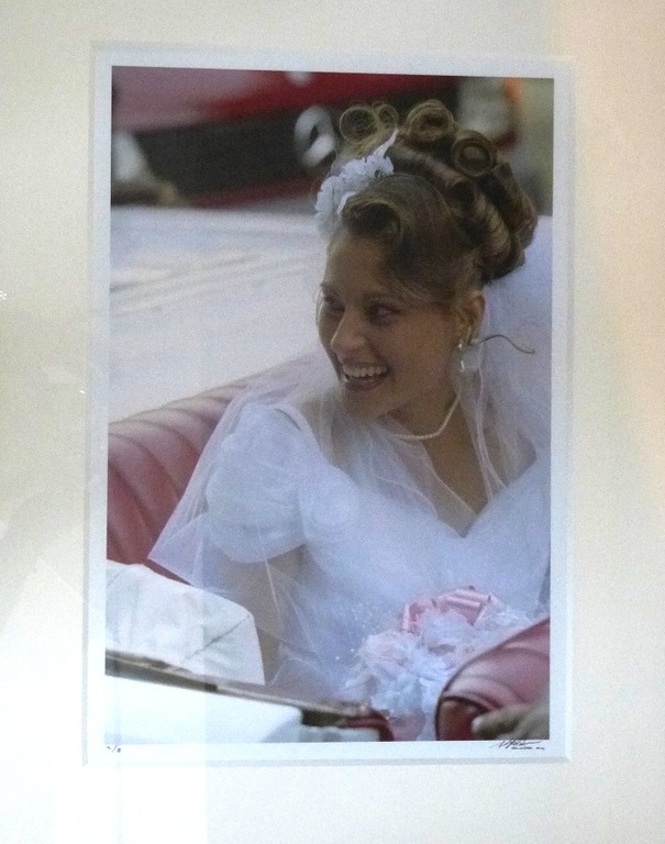 Nico Koster,Foto:Corneille in Cuba,vrouw zittend in auto met trouwjurk,2004 kopen? Bied vanaf 85!