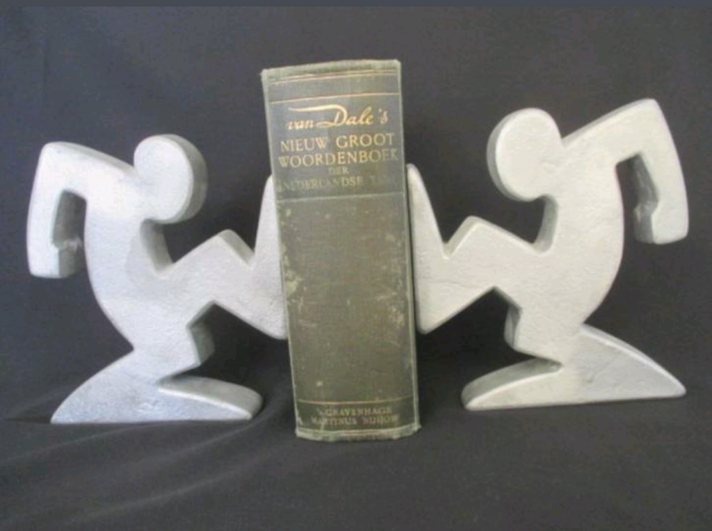 Twee aluminium  beelden Linea kopen? Bied vanaf 45!