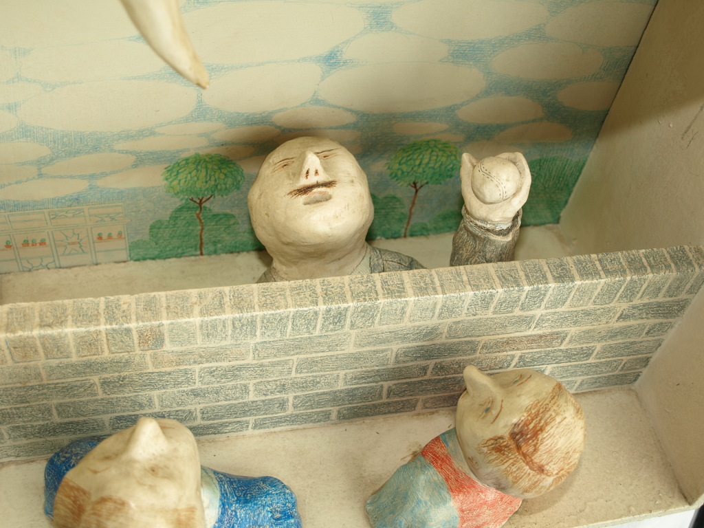 Aris Roskam : Beelden in kabinetkast – De Cricketbal – gesigneerd – 1981 verkocht voor € 45!